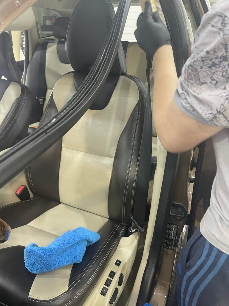 Химчистка салона автомобиля в москве