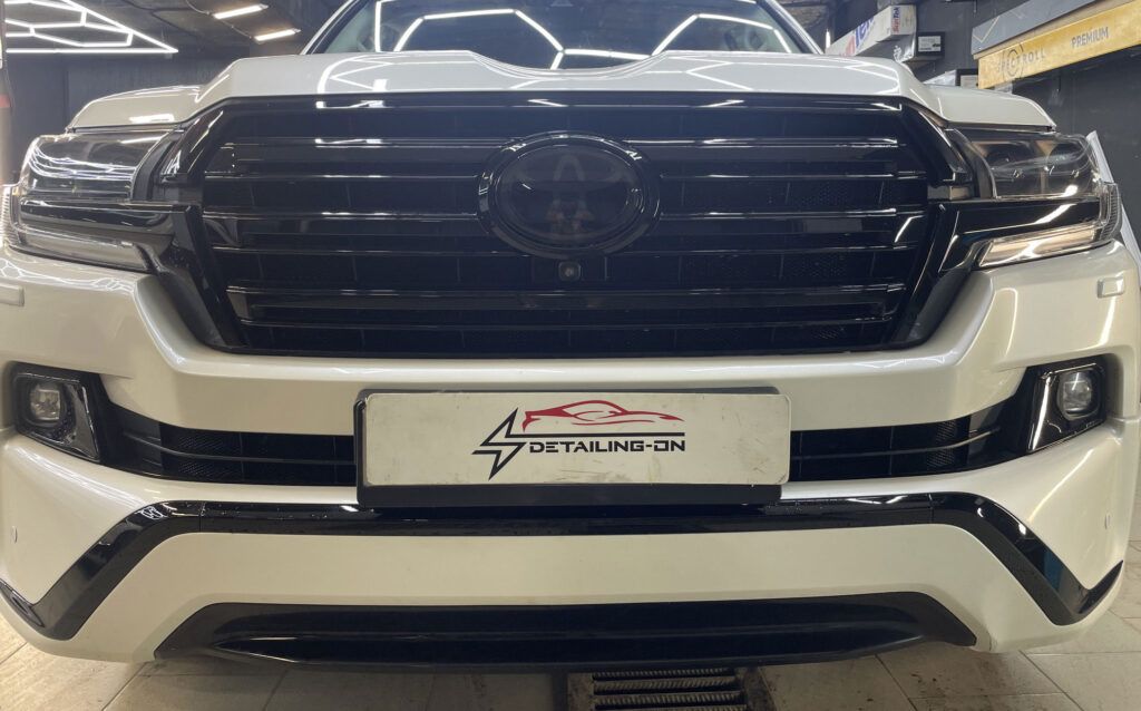 антихром решетки landcruiser 200