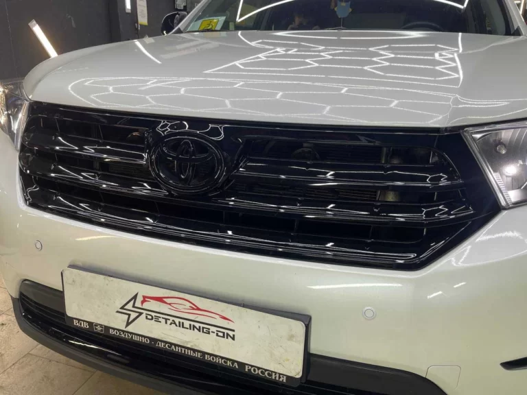 Toyota Highlander антихром решетки