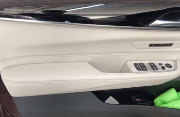 реставрация кожаного подлокотника BMW реставрация подлокотников