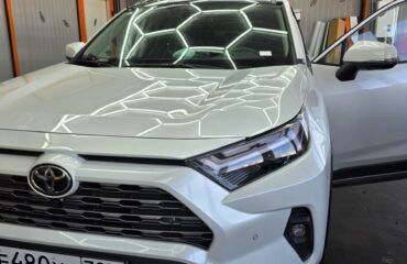 Оклейка зоны риска РАВ4 оклейка зоны риска и шумоизоляция toyota rav4 2025