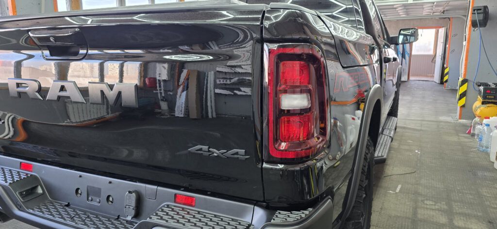 Оклейка кузова полиуретановой пленкой RAM 1500 2025 года