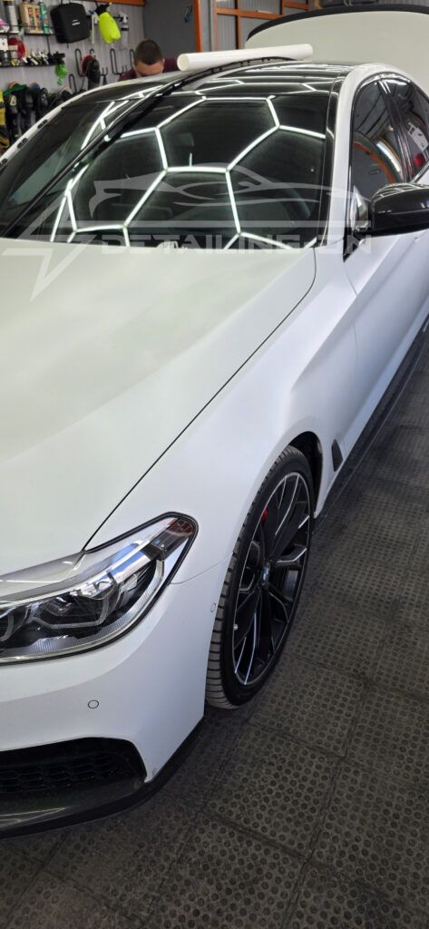 оклейка bmw 5 матовым полиуретаном spectroll premium