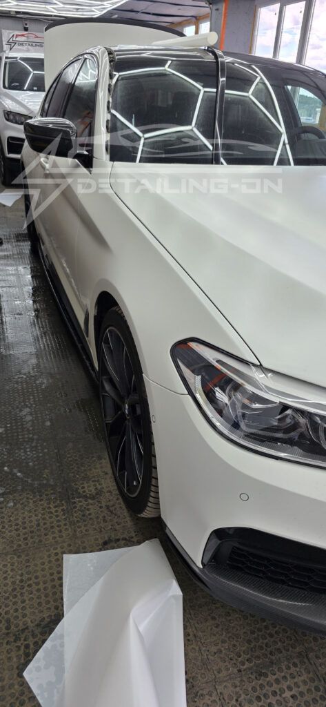 оклейка bmw 5 матовым полиуретаном spectroll premium