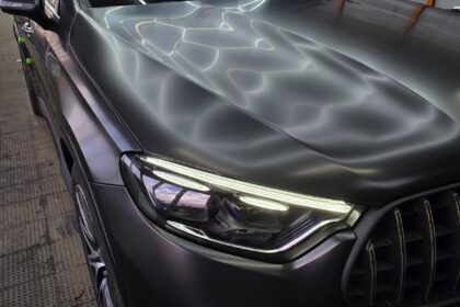 Оклейка серого Mercedes-AMG GLC 43 в матовый полиуретан