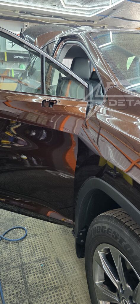 Оклейка Lexus RX 300 бронепленкой